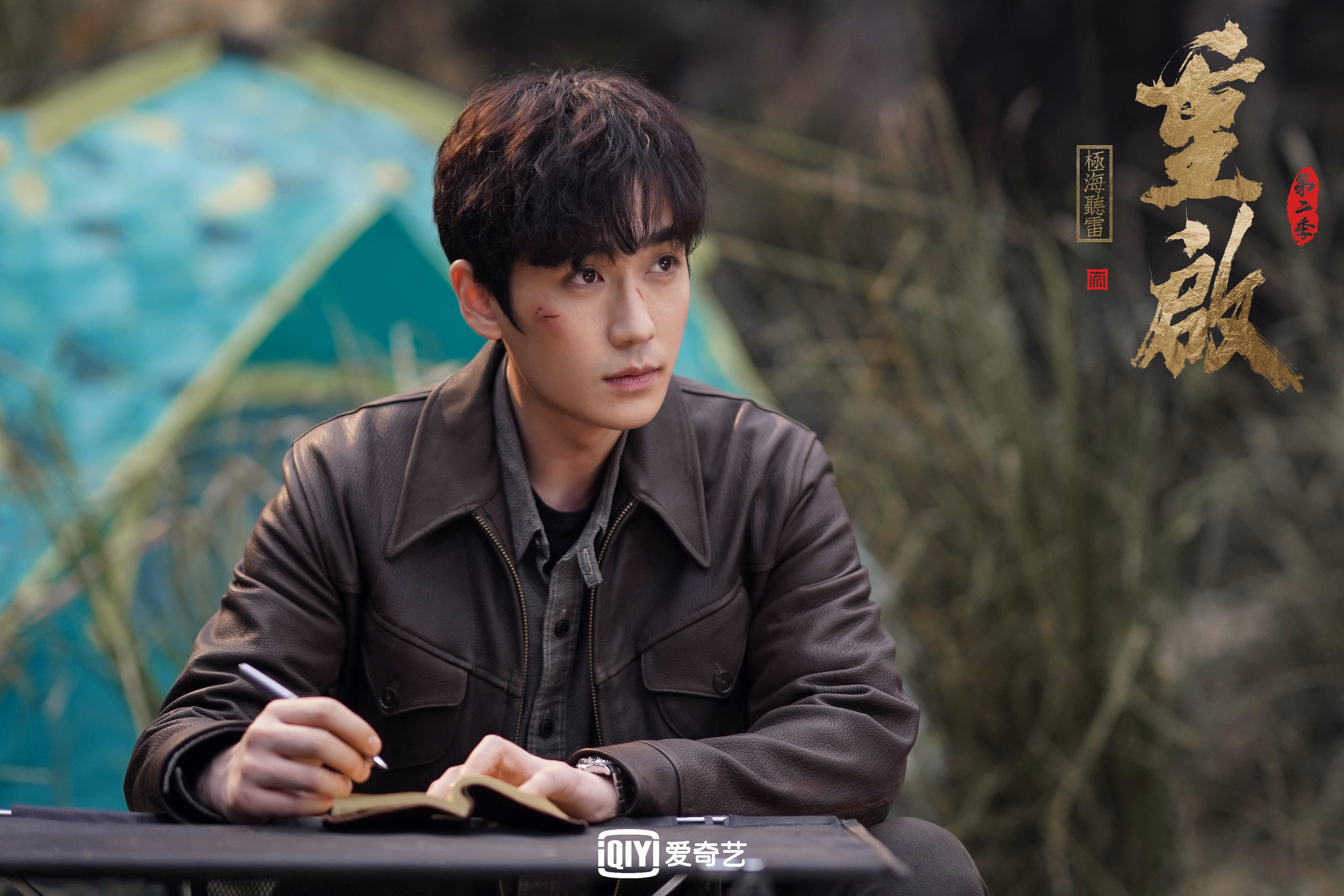 爱游戏电竞官网-天空跳伞表演，飞越云端感受自由体验，空中跳伞的视频